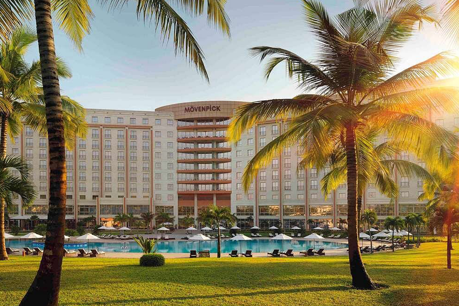 Elegant luxury hotel in Ghana with modern architecture and lush surroundings – top luxury hotels in Ghana 2025